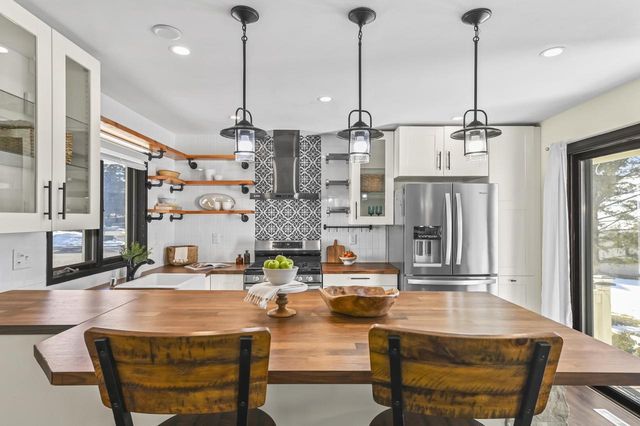 N81W13612 Wedge COURT, Menomonee Falls, WI 53051