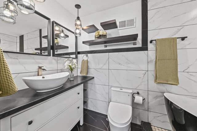 N81W13612 Wedge COURT, Menomonee Falls, WI 53051