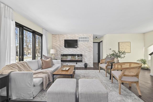 N81W13612 Wedge COURT, Menomonee Falls, WI 53051