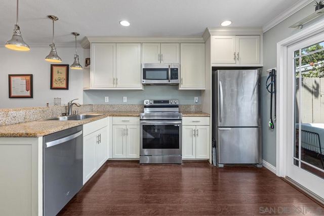 7856 Camino Glorita, San Diego, CA 92122