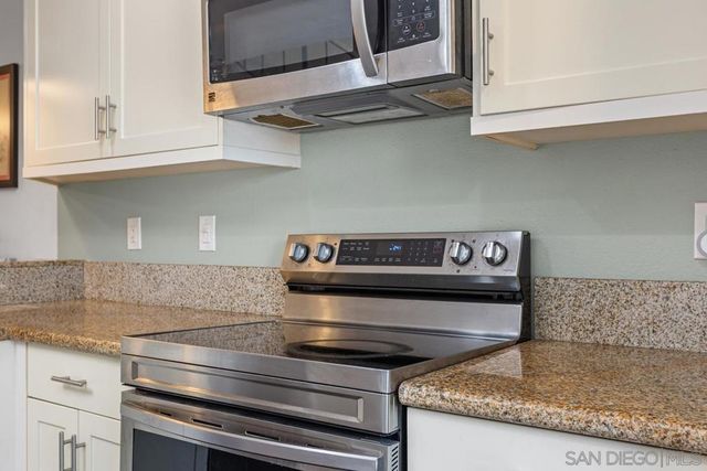 7856 Camino Glorita, San Diego, CA 92122