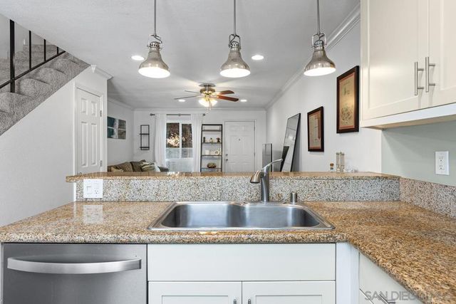 7856 Camino Glorita, San Diego, CA 92122