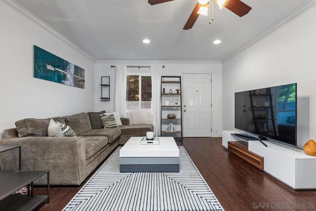 7856 Camino Glorita, San Diego, CA 92122