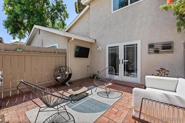7856 Camino Glorita, San Diego, CA 92122