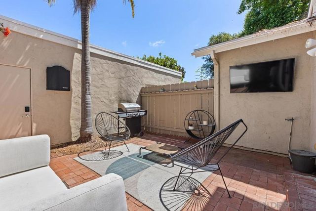 7856 Camino Glorita, San Diego, CA 92122