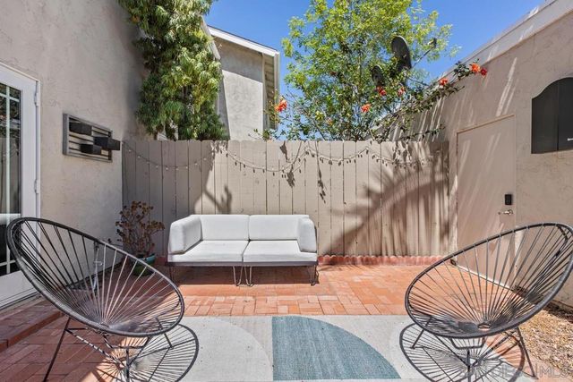 7856 Camino Glorita, San Diego, CA 92122