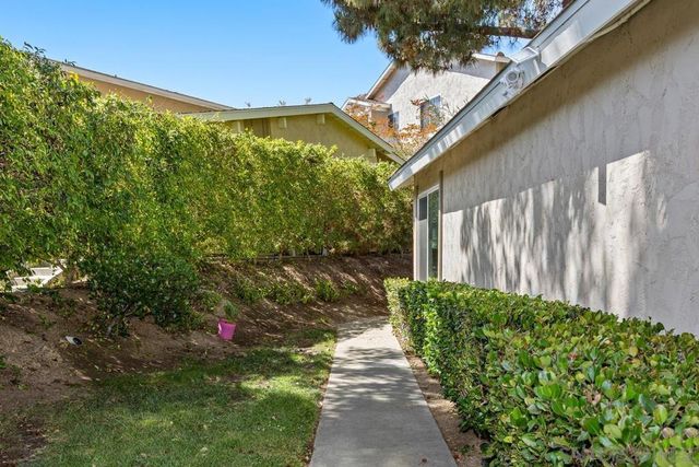 7856 Camino Glorita, San Diego, CA 92122
