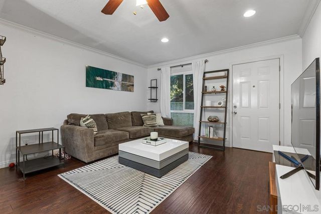 7856 Camino Glorita, San Diego, CA 92122