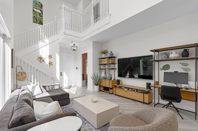 30 Stoney Drive, Palm Beach Gardens, FL 33410
