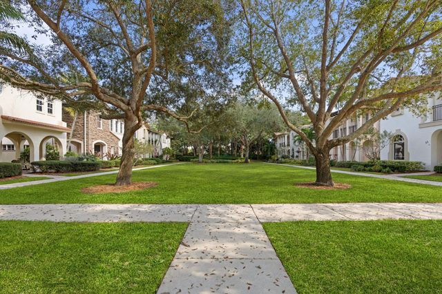 30 Stoney Drive, Palm Beach Gardens, FL 33410