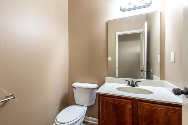 1564 WYNNE RD, Cordova, TN 38016