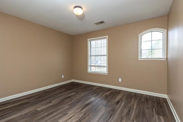 1564 WYNNE RD, Cordova, TN 38016