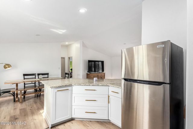 11103 W Panther Peak Drive, Tucson, AZ 85743