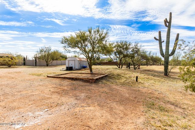 11103 W Panther Peak Drive, Tucson, AZ 85743