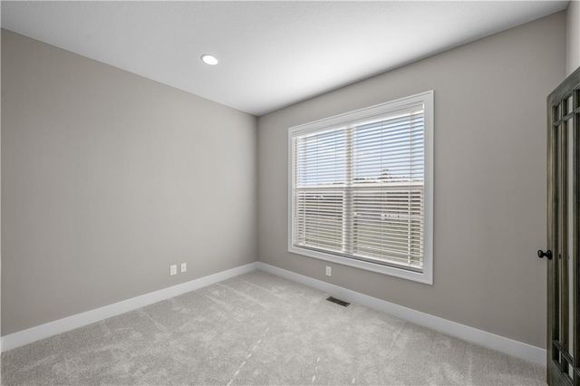 18580 W 169th Terrace, Olathe, KS 66062