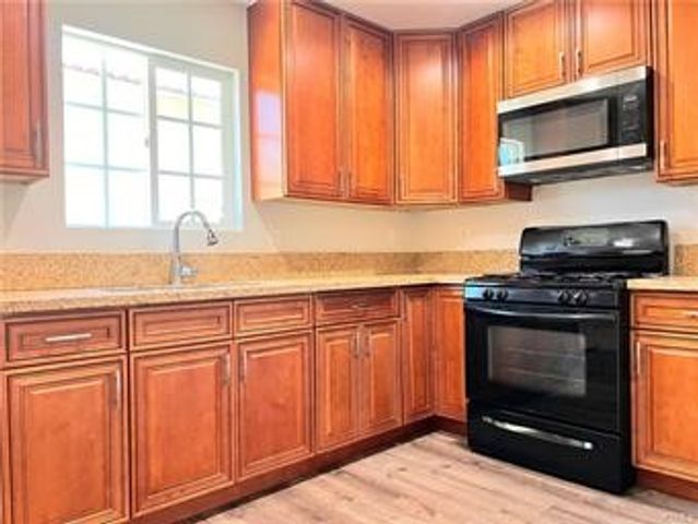 20009 Arminta Street, Winnetka, CA 91306