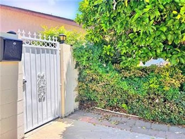 20009 Arminta Street, Winnetka, CA 91306