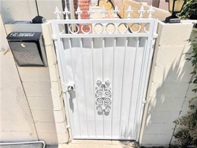 20009 Arminta Street, Winnetka, CA 91306