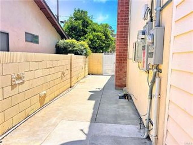 20009 Arminta Street, Winnetka, CA 91306