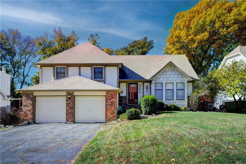 10220 Gillette Street, Lenexa, KS 66215