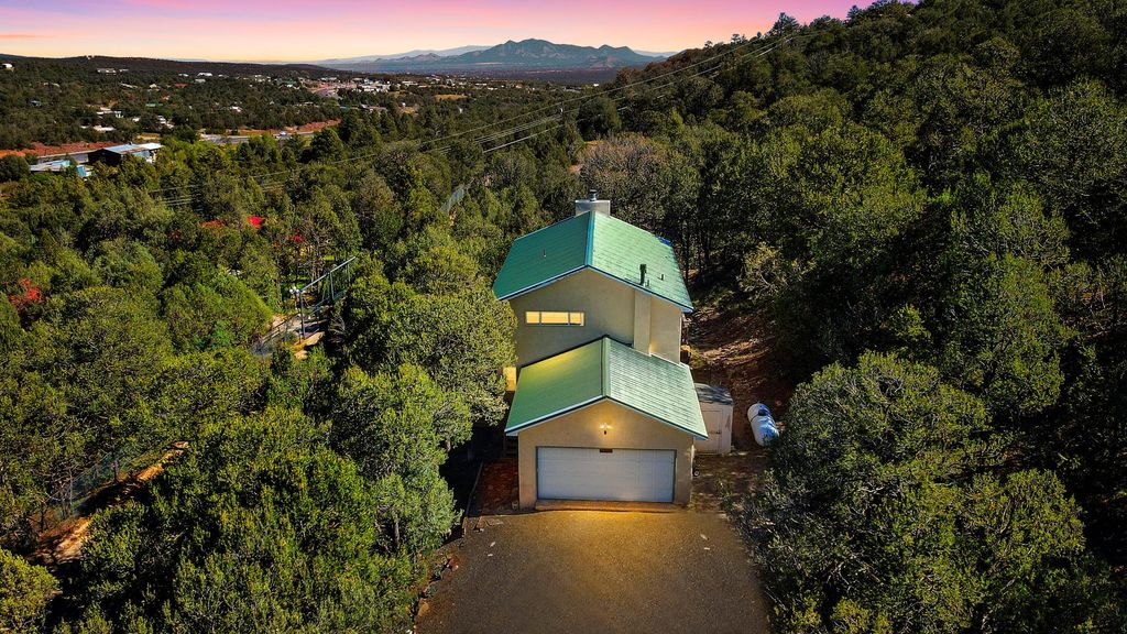 2 Cedar Hill Place, Cedar Crest, NM 87008