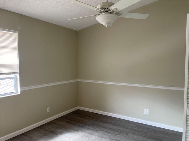 9162 Vineyard Lake Dr, Plantation, FL 33324