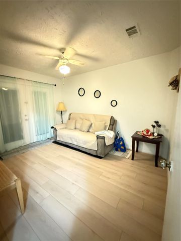 1303 Sterling Green Court, Houston, TX 77015