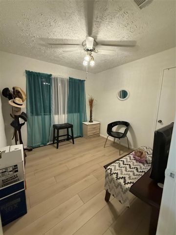 1303 Sterling Green Court, Houston, TX 77015