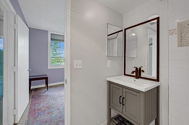 9470 Poinciana Place 308, Davie, FL 33324