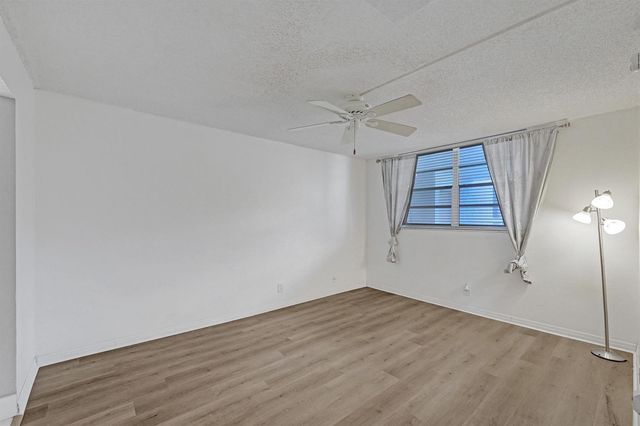 9470 Poinciana Place 308, Davie, FL 33324