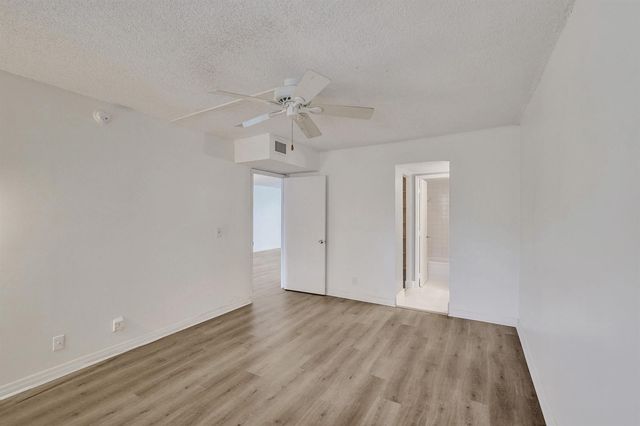 9470 Poinciana Place 308, Davie, FL 33324