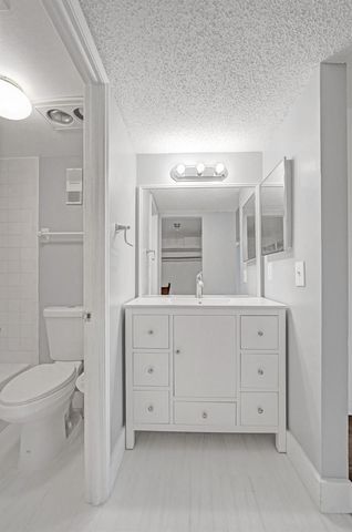 9470 Poinciana Place 308, Davie, FL 33324