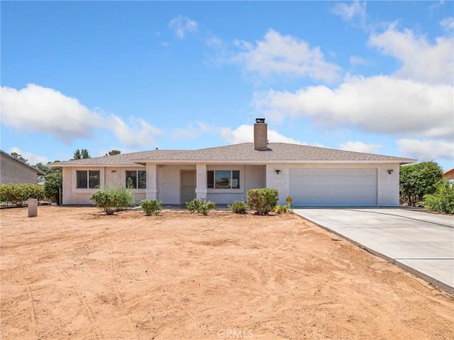 22163 Broken Lance Road, Apple Valley, CA 92307