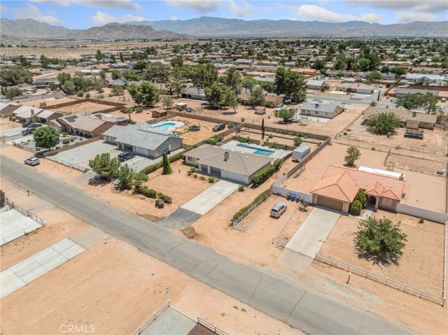 22163 Broken Lance Road, Apple Valley, CA 92307