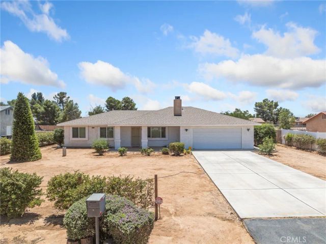 22163 Broken Lance Road, Apple Valley, CA 92307
