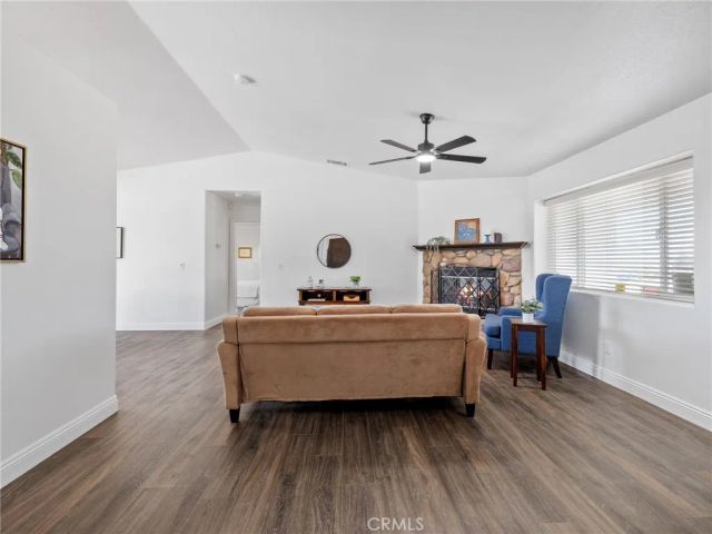 22163 Broken Lance Road, Apple Valley, CA 92307