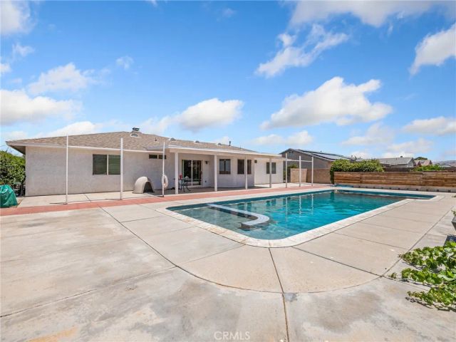 22163 Broken Lance Road, Apple Valley, CA 92307