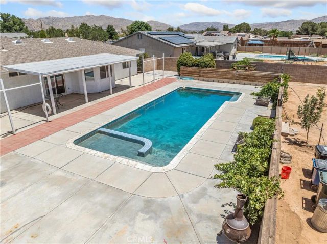 22163 Broken Lance Road, Apple Valley, CA 92307