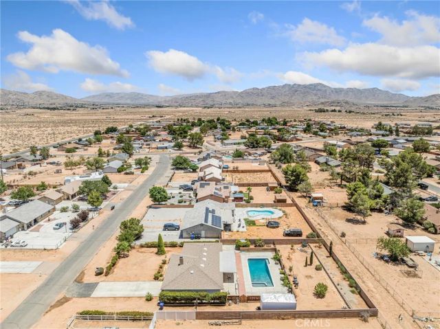 22163 Broken Lance Road, Apple Valley, CA 92307