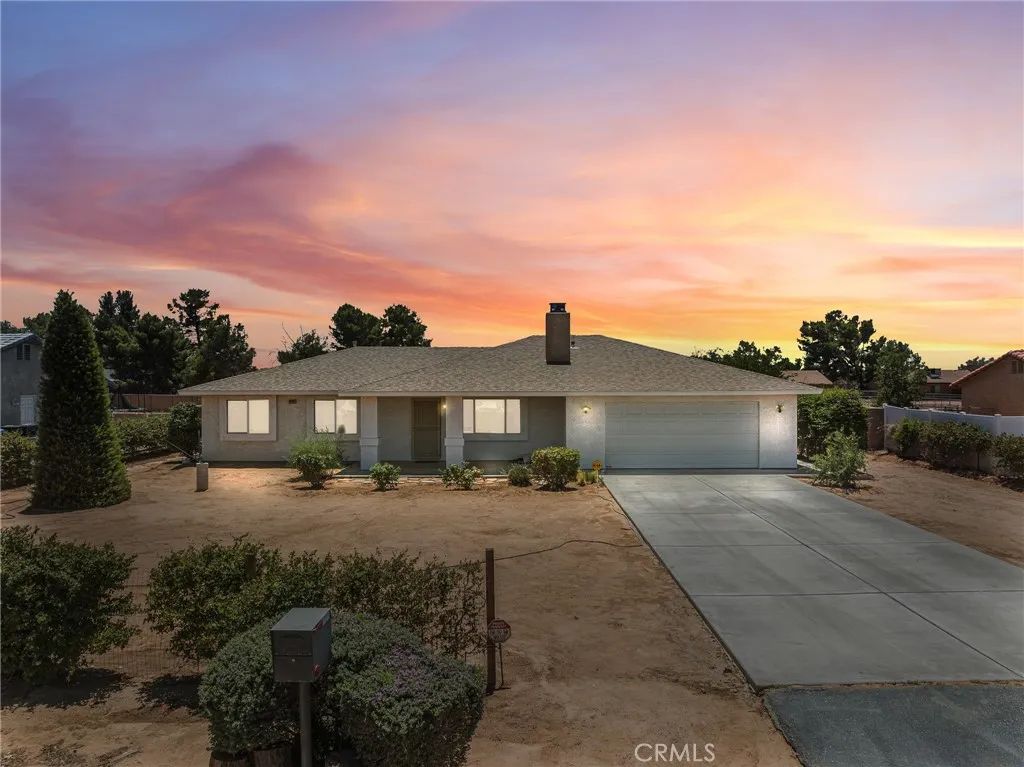 22163 Broken Lance Road, Apple Valley, CA 92307