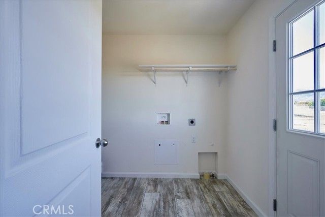 5430 Luna Road, Phelan, CA 92371