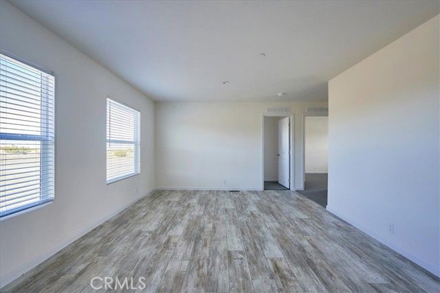 5430 Luna Road, Phelan, CA 92371