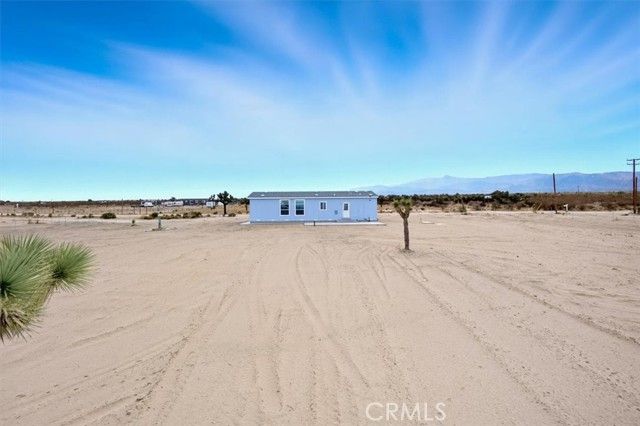 5430 Luna Road, Phelan, CA 92371