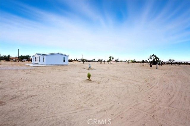 5430 Luna Road, Phelan, CA 92371