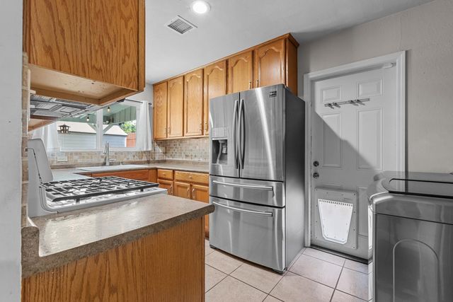 7206 Parish Way, Citrus Heights, CA 95621