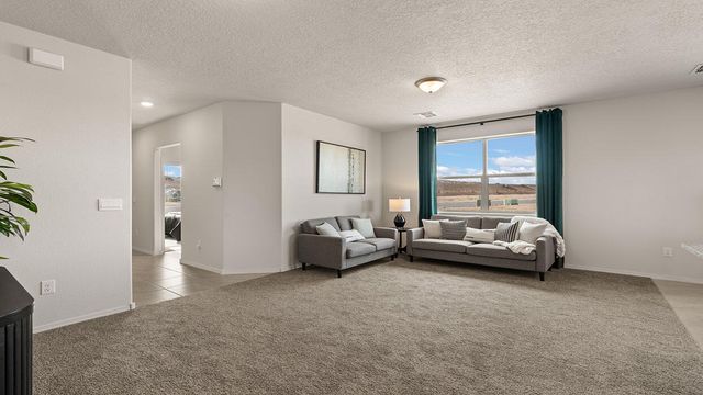 4 Seguro Court NW, Los Lunas, NM 87031