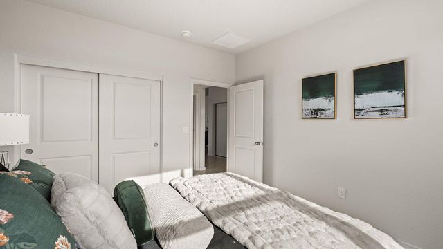 4 Seguro Court NW, Los Lunas, NM 87031