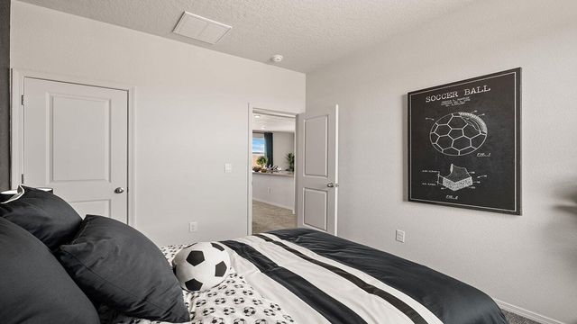 4 Seguro Court NW, Los Lunas, NM 87031