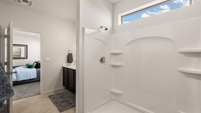 4 Seguro Court NW, Los Lunas, NM 87031
