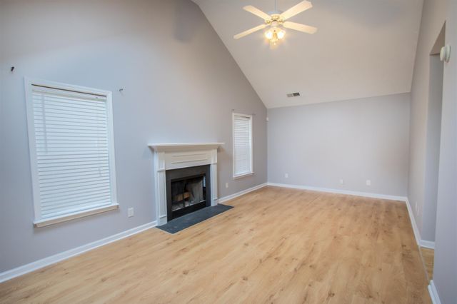 4054 Margo Cir, La Vergne, TN 37086